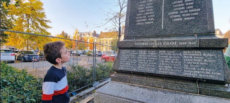 Monument aux Morts avec enfant 2 copie