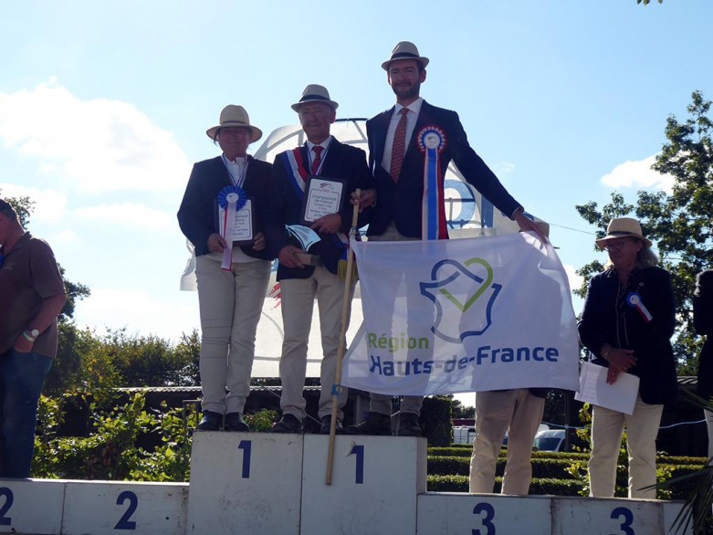 Medaille_champion_de_france_attelage_seclin.jpg