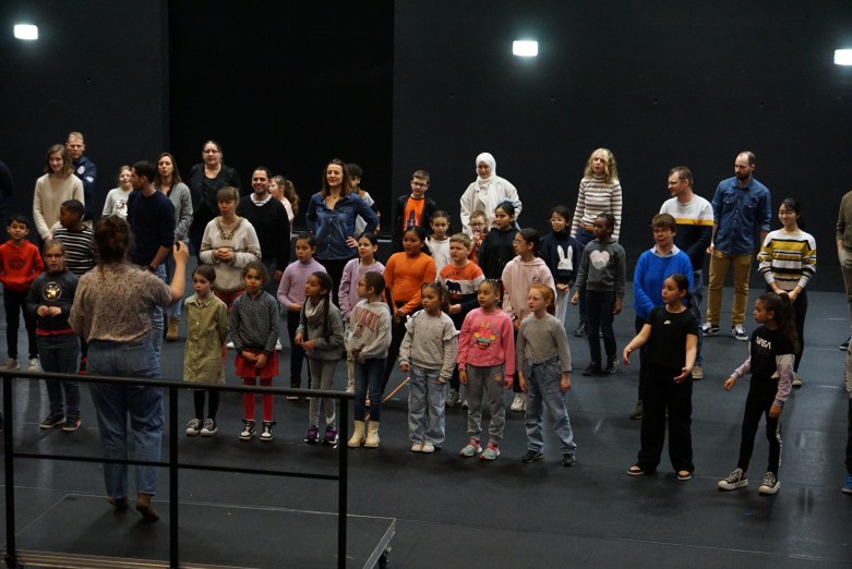 Pour la première fois, les 90 enfants participant au projet étaient réunis. 