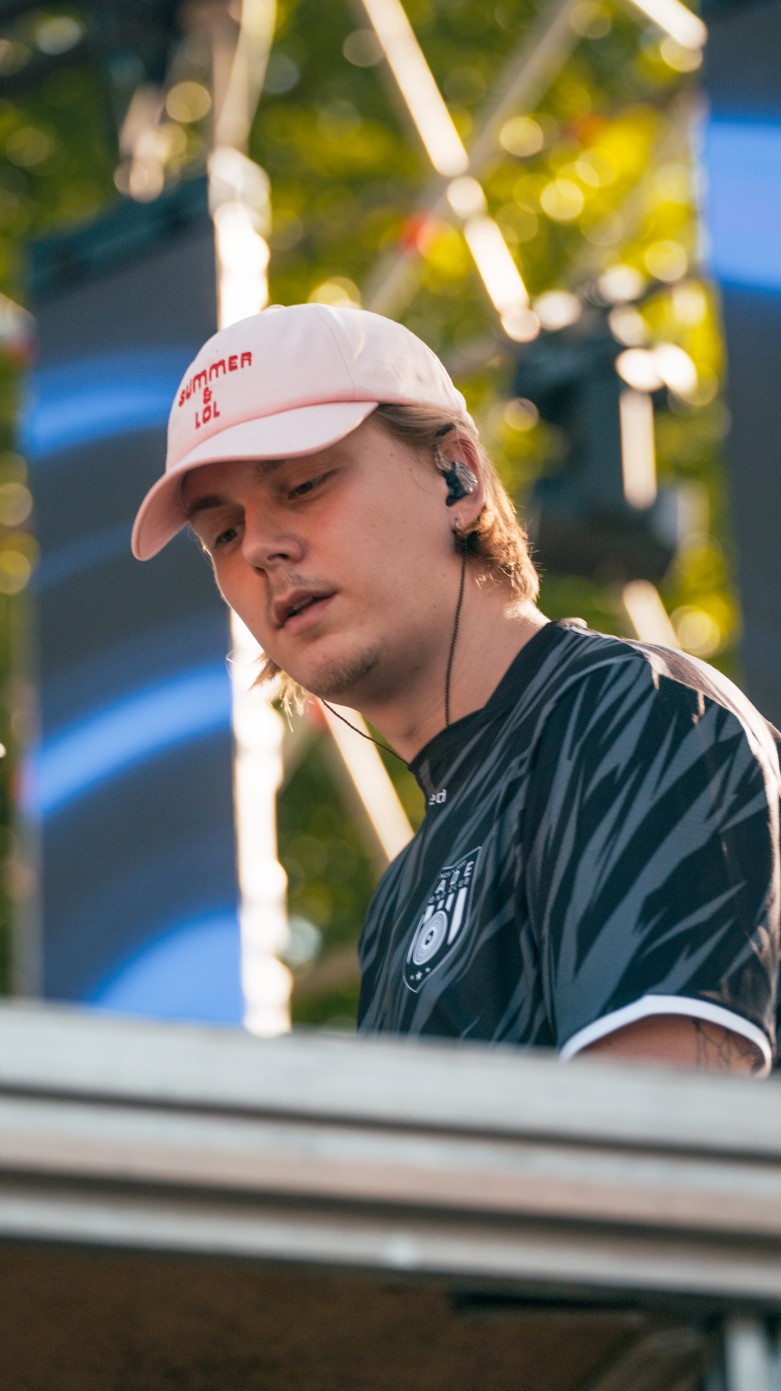 DJ FADE 2