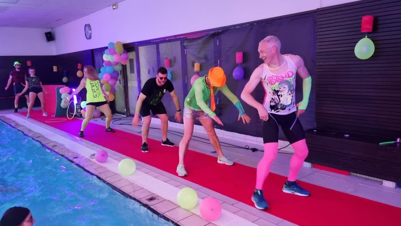 Piscine fluo 5