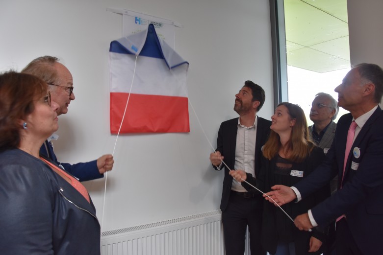 Inaug pole sante carvin